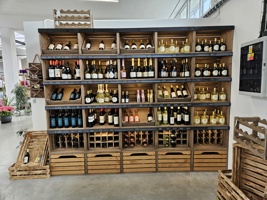 Prodej vína může být krásným koutem i v hale zahradního centra - vše od JPL SKYWANDER